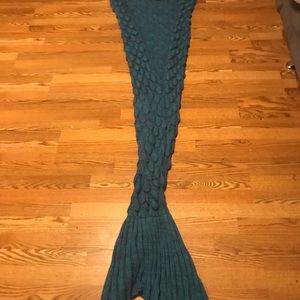 blue crochet mermaid blanket